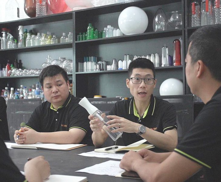 PET Bottle Blow Moulding Machine –silky Smooth No Drama No Fuss