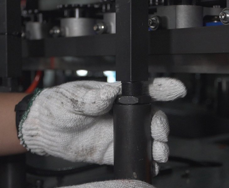 How can I customize your own PVC blow molding machine?